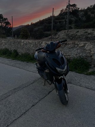 Yamaha Aerox Negra