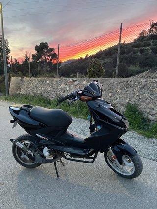 Yamaha Aerox Negra