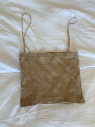 Top beige tirantes