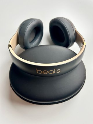 Beats Studio3 Negro y Dorado