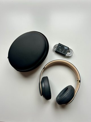 Beats Studio3 Negro y Dorado
