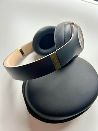 Beats Studio3 Negro y Dorado