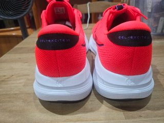 Zapatillas Asics Talla 47 Rojas y Moradas
