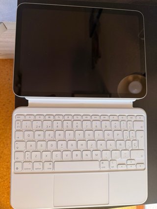 iPad Pro 11 Plata + Teclado Smart Keyboard