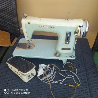 Máquina de coser Brother vintage