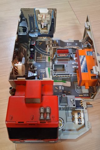 Camião Micro Machines Cidade com Carros