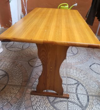 Mesa de madera maciza
