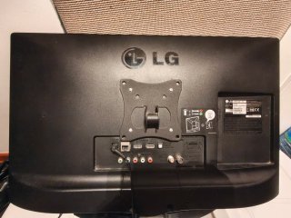Smart TV / Monitor LG 24" HD (24MT49S-PZ) - Wifi