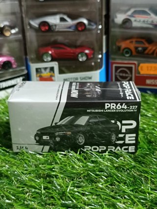 POP Race Mitsubishi Lancer Evolution IV 1/64