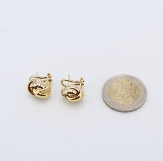 Pendientes de oro de 18k. Peso: 5.21 gr.