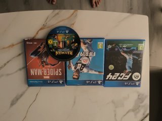 play4 2 mandos y 4 juegos