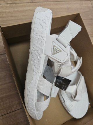 Sandalias Nike ACG Air Deschutz V2 Beige