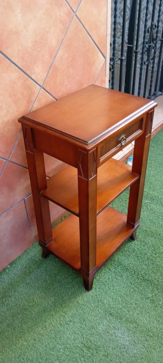 Aparador con un cajón