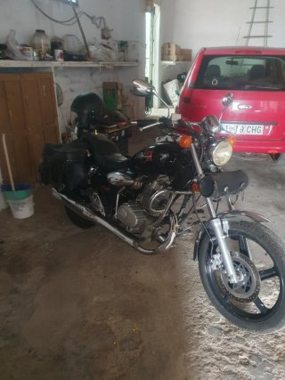Moto 125cc custom Negra