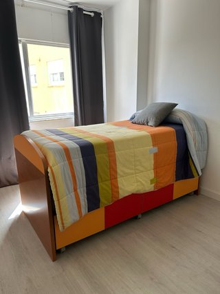 Cama nido doble con colchones. Está como nueva.