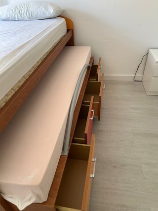 Cama nido doble con colchones. Está como nueva.