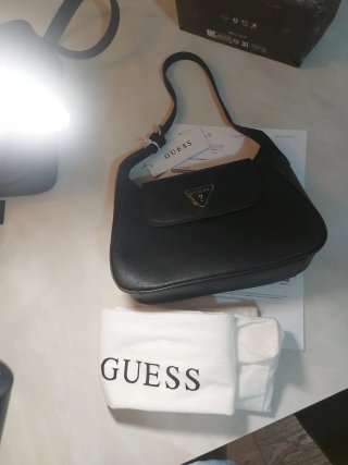 Borsa Guess a spalla nera