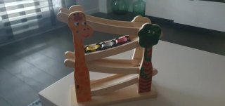 Circuito de coches de madera