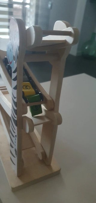 Circuito de coches de madera