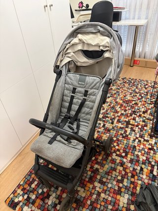 Silla de paseo para bebé gris