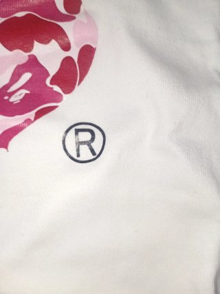 Camiseta Bape Blanca y Rosa