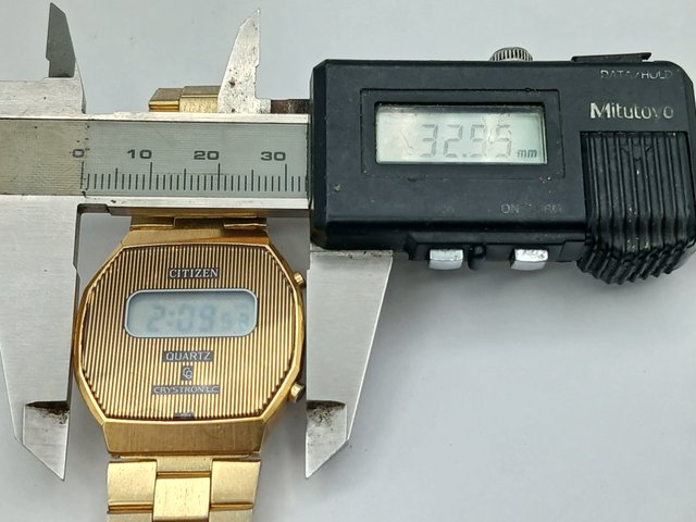 Reloj Citizen Dorado Vintage Digital