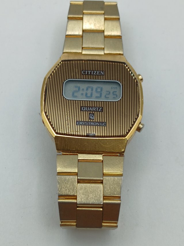 Reloj Citizen Dorado Vintage Digital
