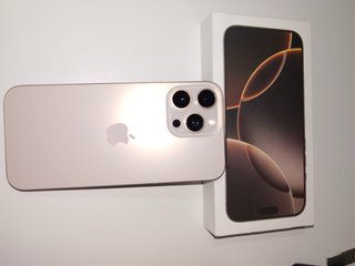 iPhone 16 Pro max Oro