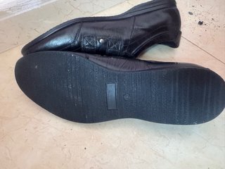 Zapatillas negras con velcro