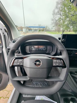 Furgoneta Opel Combo L (2026) en alquiler por días
