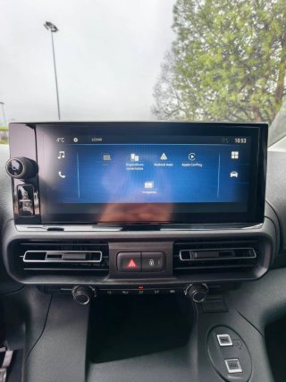 Furgoneta Opel Combo L (2026) en alquiler por días
