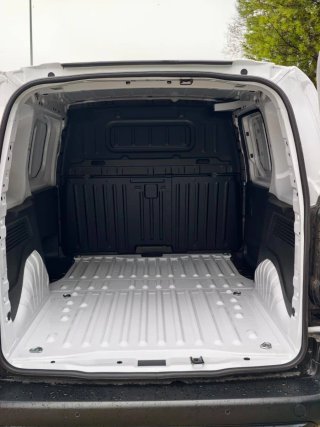 Furgoneta Opel Combo L (2026) en alquiler por días