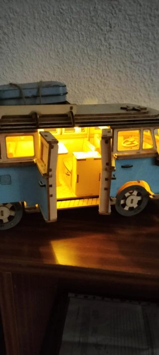 Maqueta Camper Madera con Luces LED