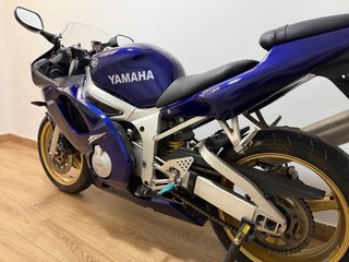Yamaha R6 Azul y Dorado