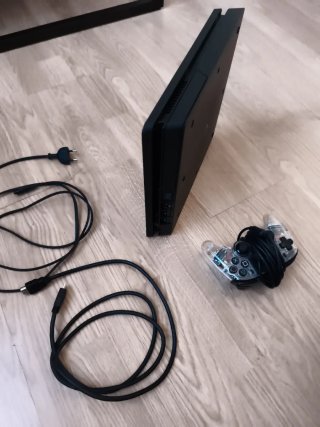 PS4 Slim 500GB + Mando Nacon