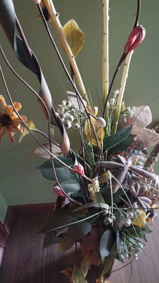 Planta floral decorativa artificial con soporte