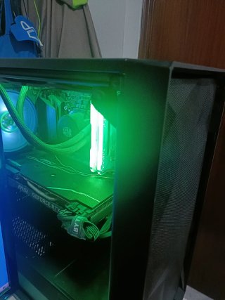 PC Gaming i5 9600Kf RTX 2070 Super RGB y monitor.