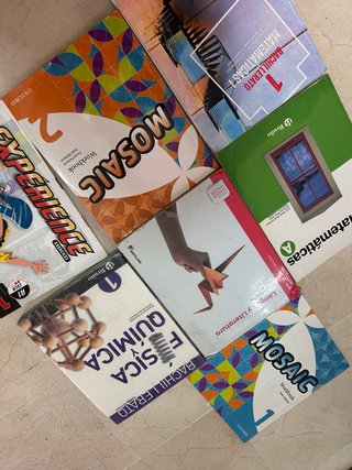 Lote 7 Libros 1º Bachillerato y ESO