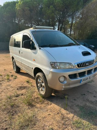 Hyundai H-1 2001