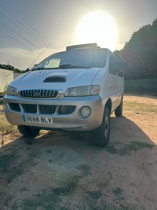 Hyundai H-1 2001
