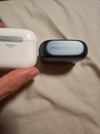 Cargadores Auriculares Blancos y Grises
