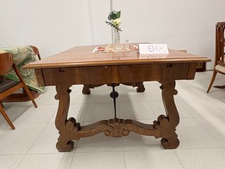 Mesa de comedor madera maciza estilo clásico