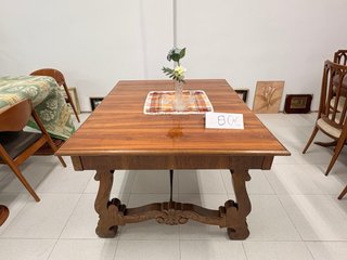 Mesa de comedor madera maciza estilo clásico