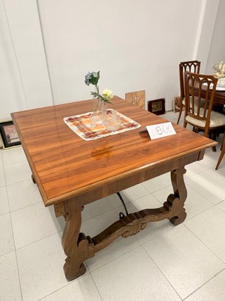 Mesa de comedor madera maciza estilo clásico