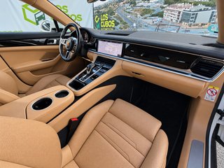 Porsche Panamera 4