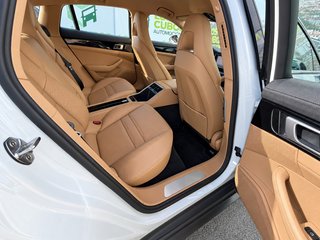 Porsche Panamera 4