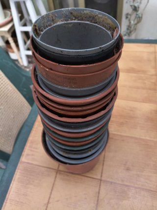 26 macetas de plástico marrón y gris