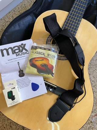 Guitarra Clásica MAX Music + Funda | Como Nuevo