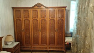 Armario antiguo de 6 puertas en madera de nogal