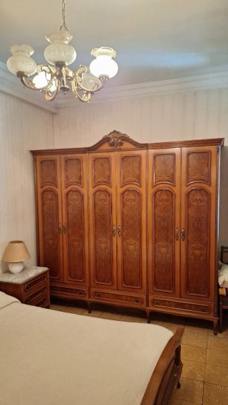 Armario antiguo de 6 puertas en madera de nogal